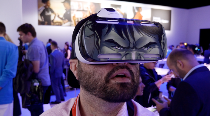 Dom-Samsung-Gear-VR-01