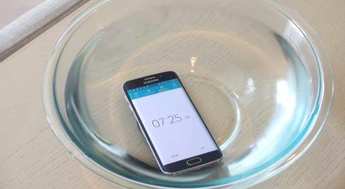 Samsung Galaxy S6 Edge Water Test - Secretly Waterproof:Resistant? - YouTube 2015-03-30 08-39-41