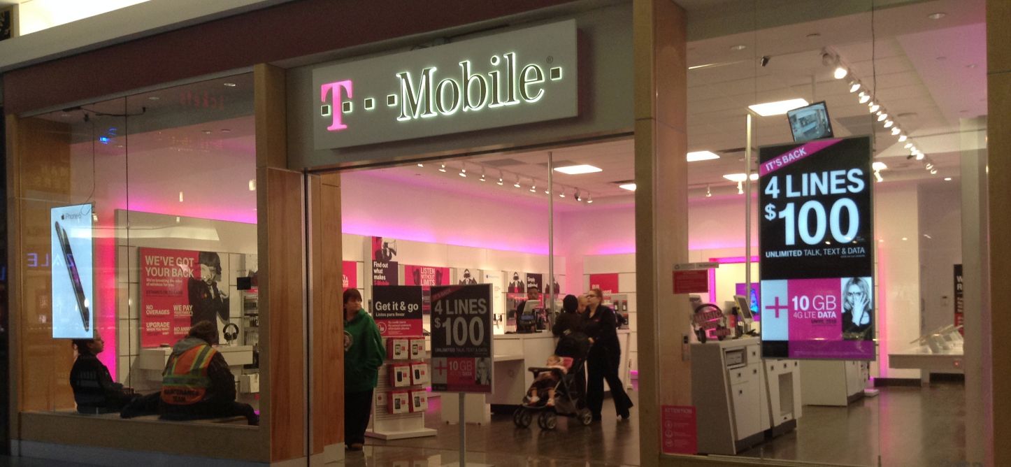 T-Mobile_US_Retail_Store_in_Waterbury,_CT.jpg (2592×1936) 2015-08-04 12-36-06