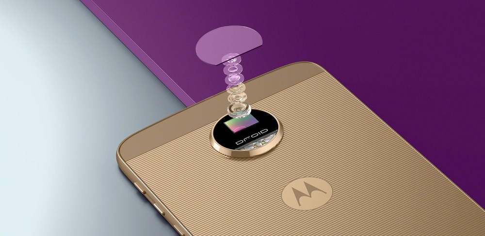 Moto Z Droid Edition in situ photography