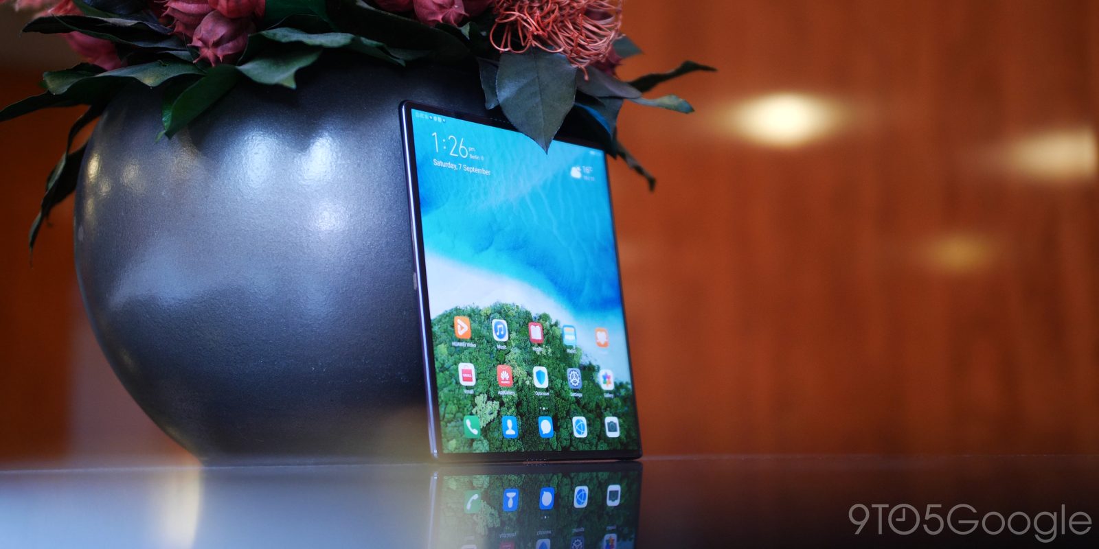 Huawei Mate X hands-on